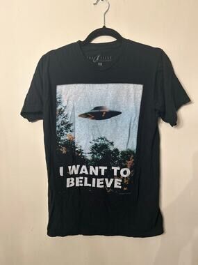 The X-Files I Want To Believe UFO Poster Graphic TShirt Mens Medium Black Sci Fi